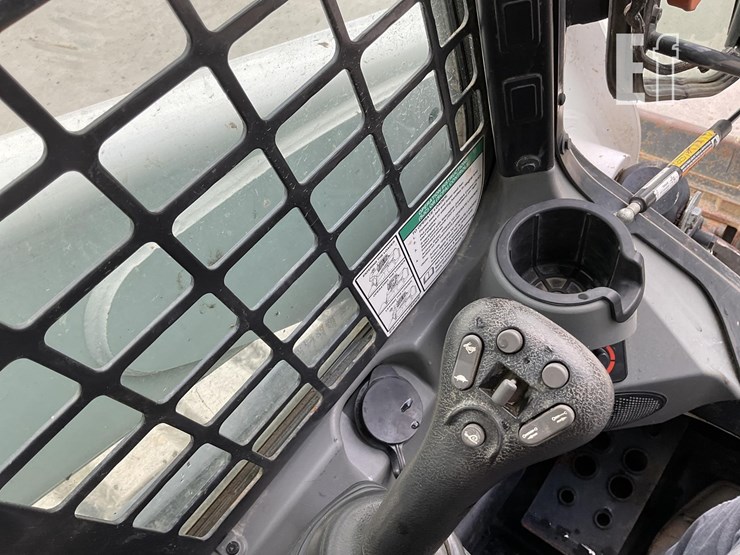 2021-bobcat-t740-image-18