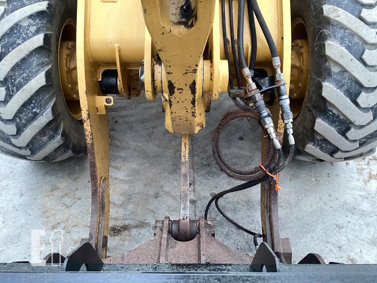 2017-caterpillar-908m-image-10