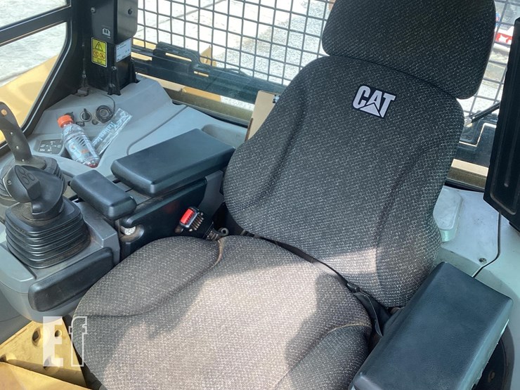 2018-caterpillar-d7e-image-17