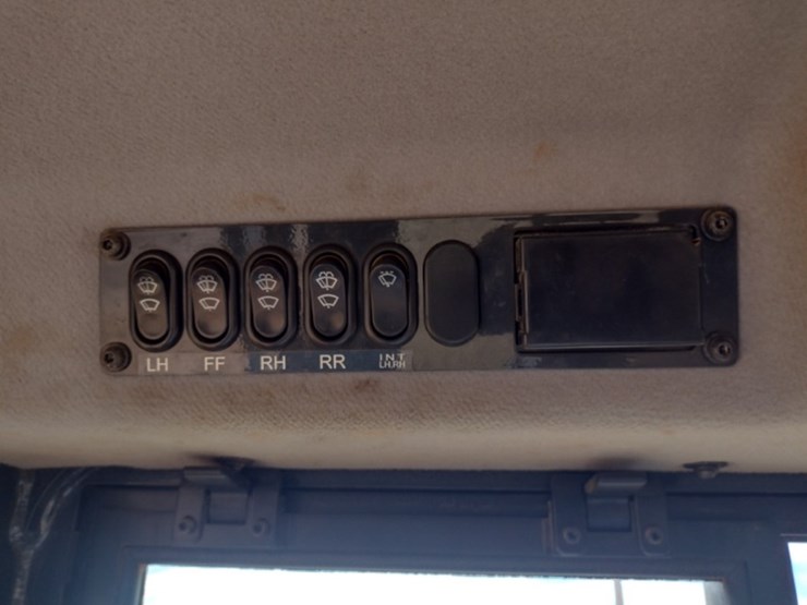 komatsu-d61ex-23-image-14