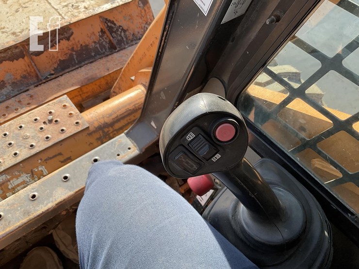 2010-case-450-image-18