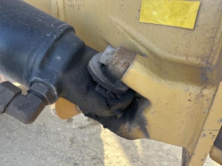 2005-caterpillar-740-image-24