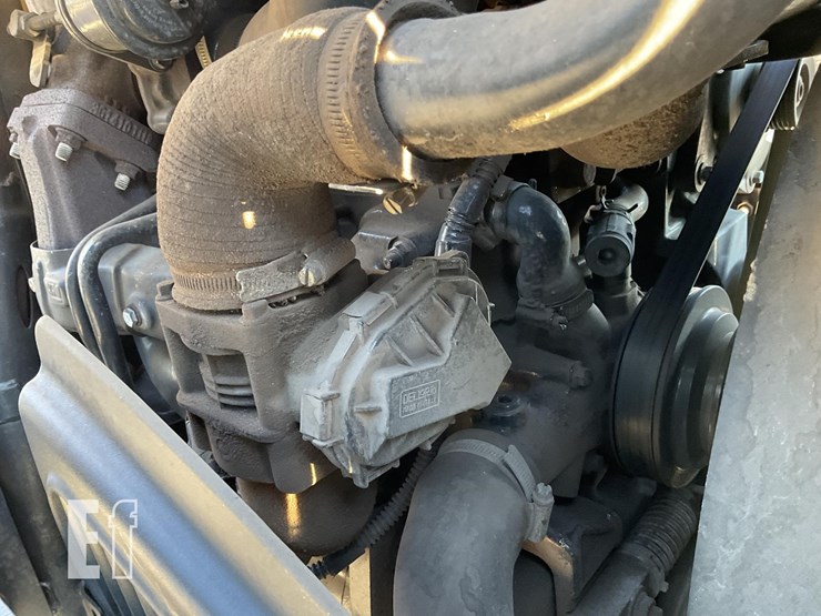 2017-new-holland-workmaster-50-image-12