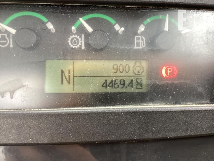 2017-deere-410l-image-21