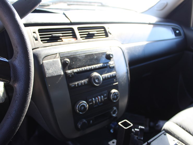 2013-chevrolet-tahoe-image-10