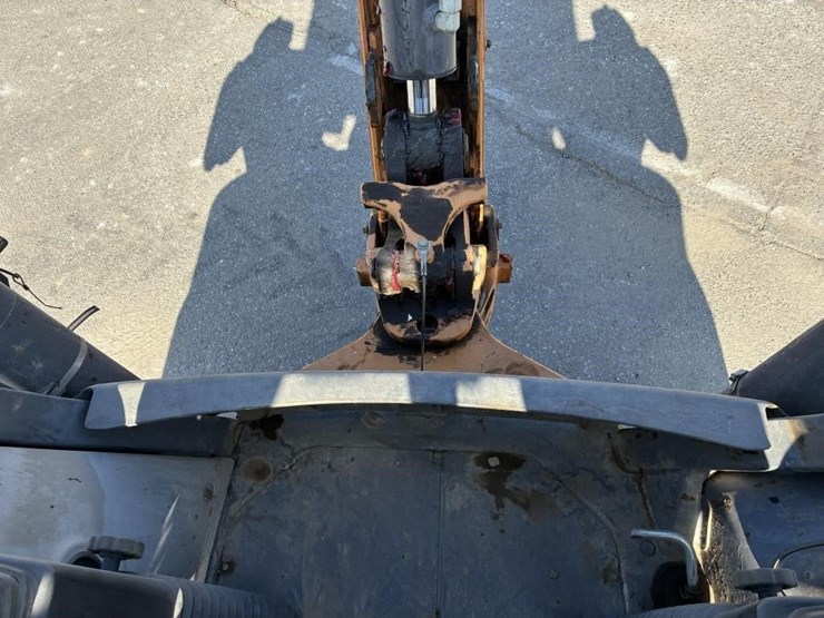 2018-case-580sn-image-30