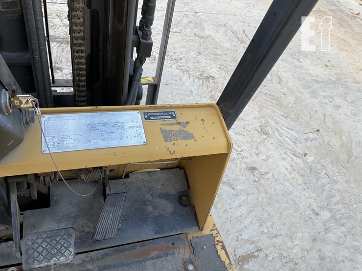 1990-caterpillar-t50d-image-13