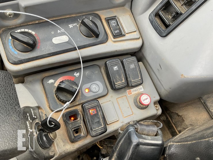 2019-kubota-kx040-4-image-17