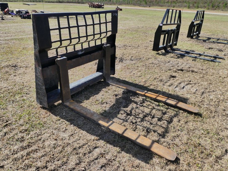 caterpillar-quick-attach-forks-image-1