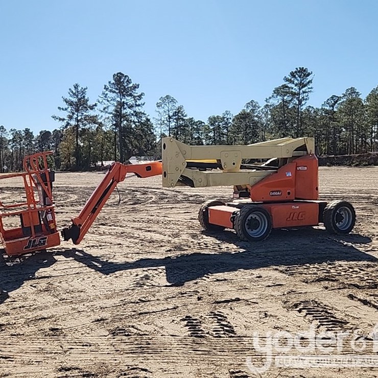 2008 JLG E450AJ