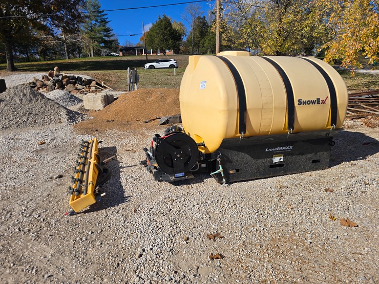 #22370-•-1200-gallon-snowex-liquimaxx-spray-rig-image-3