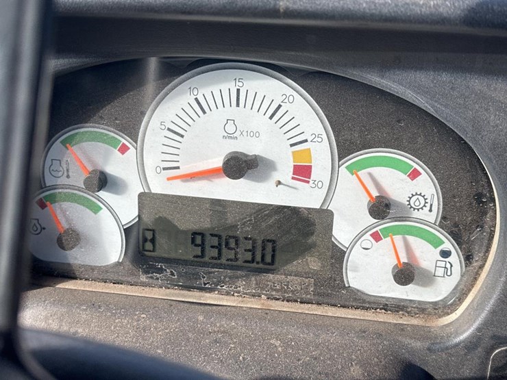 2010-caterpillar-740-image-37