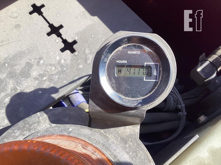 2015-raymond-520opc30tt-image-12