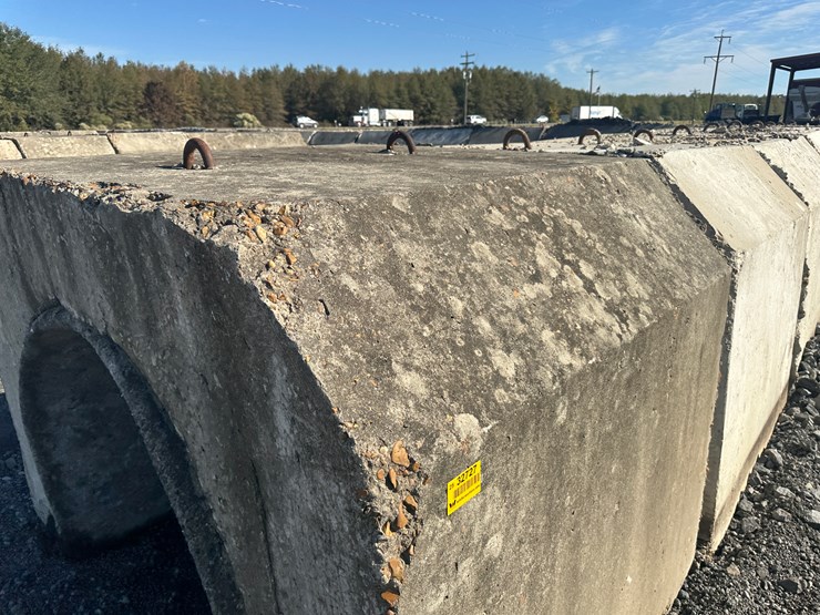 #32727-•-lot-of-(13)-~57"x80"-concrete-culvert-sectionss-image-22