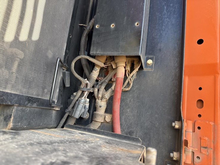 #1882-•-2012-hitachi-350lc-excavator-image-37