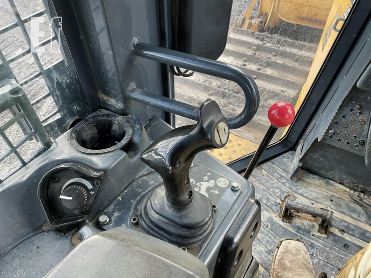 2012-deere-850k-image-16