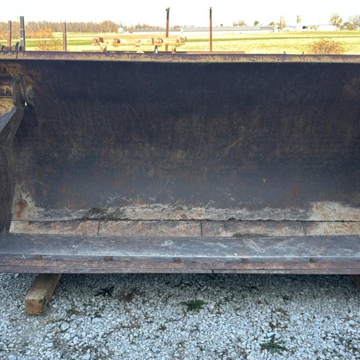 #2857 • CAT Loader Bucket*