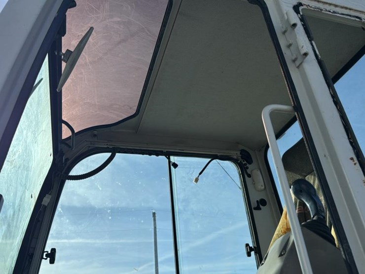 takeuchi-tb145-image-50