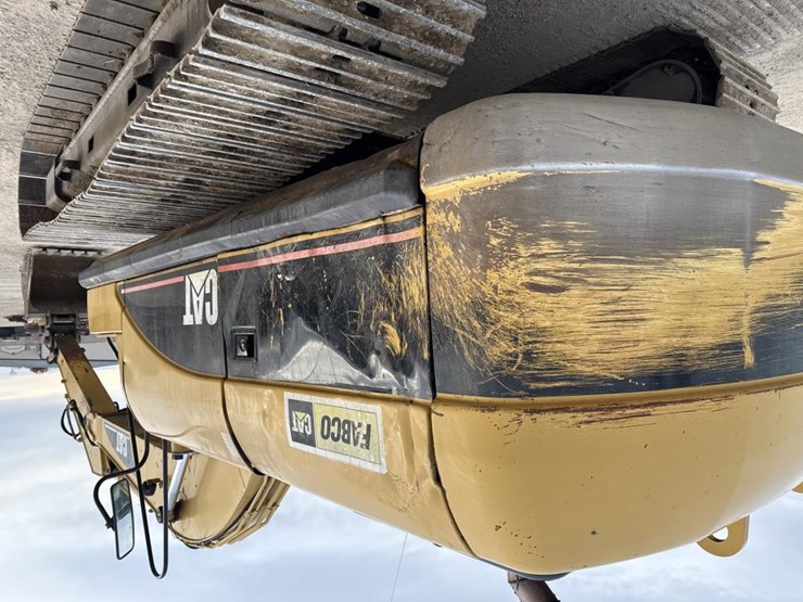 2004-caterpillar-325cl-image-22