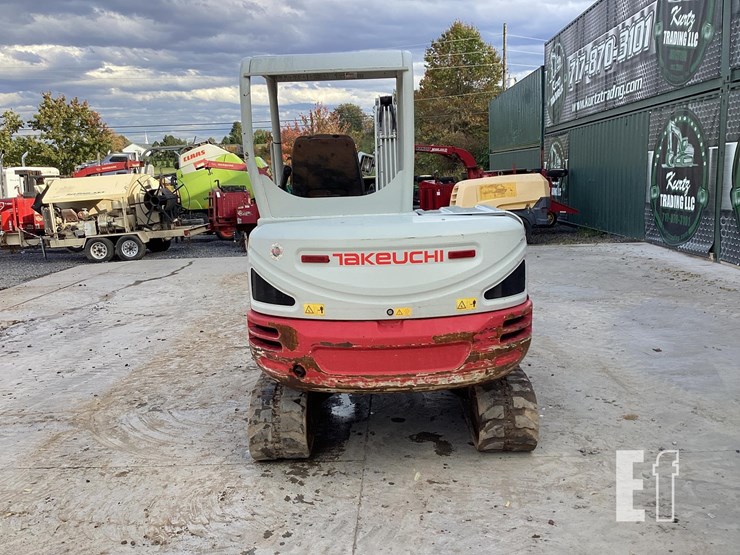 2018-takeuchi-tb240-image-3