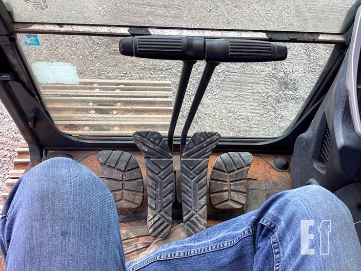 2021-hyundai-hx220l-image-18