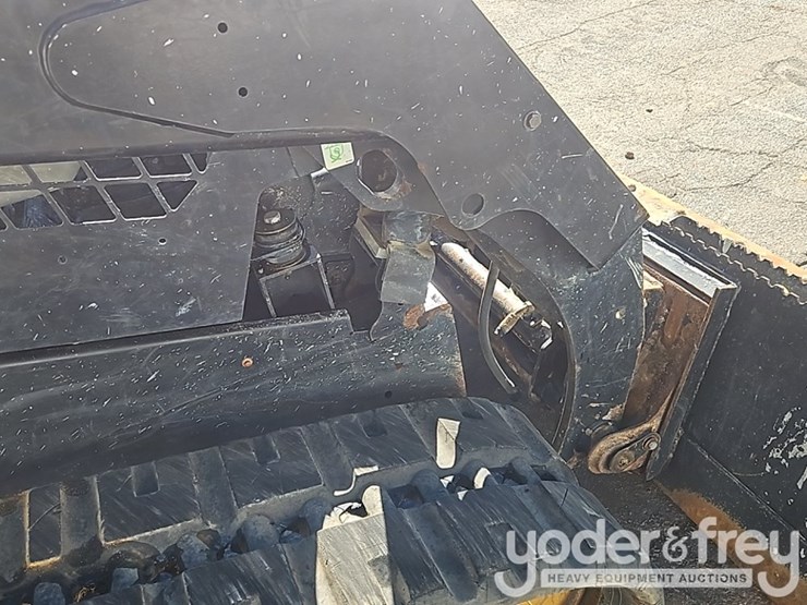 2020-caterpillar-259d3-image-19