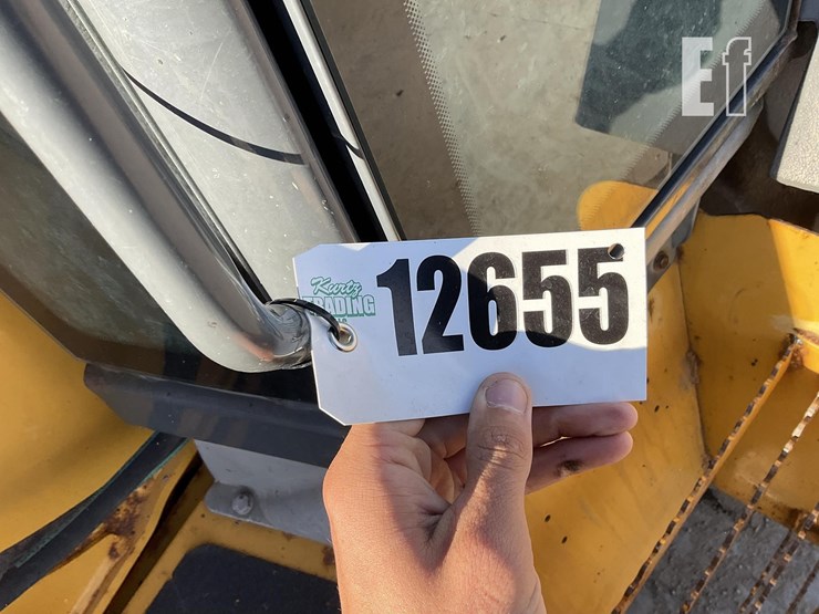 2019-deere-410l-image-22