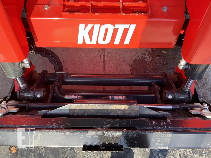 2025-kioti-tl750-image-10