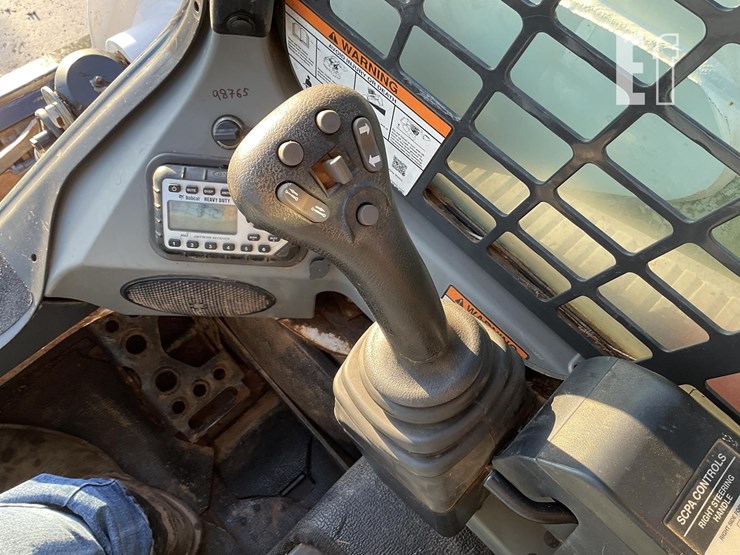 2018-bobcat-t740-image-18