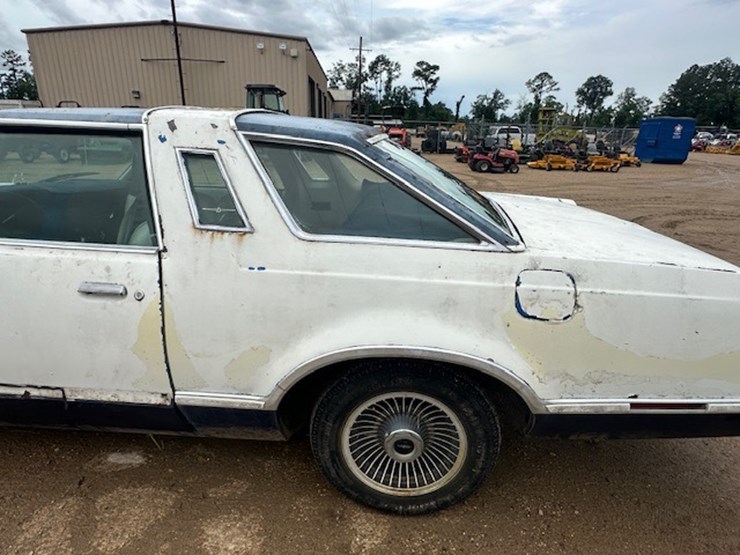 #22600-•-1978-ford-thunderbird-|-for-parts-&-repairs-only-image-8