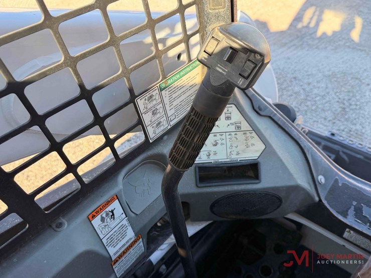 2022-bobcat-t770-image-22