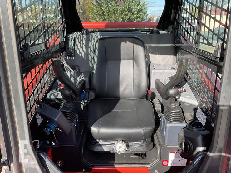 2025-kioti-tl750-image-14