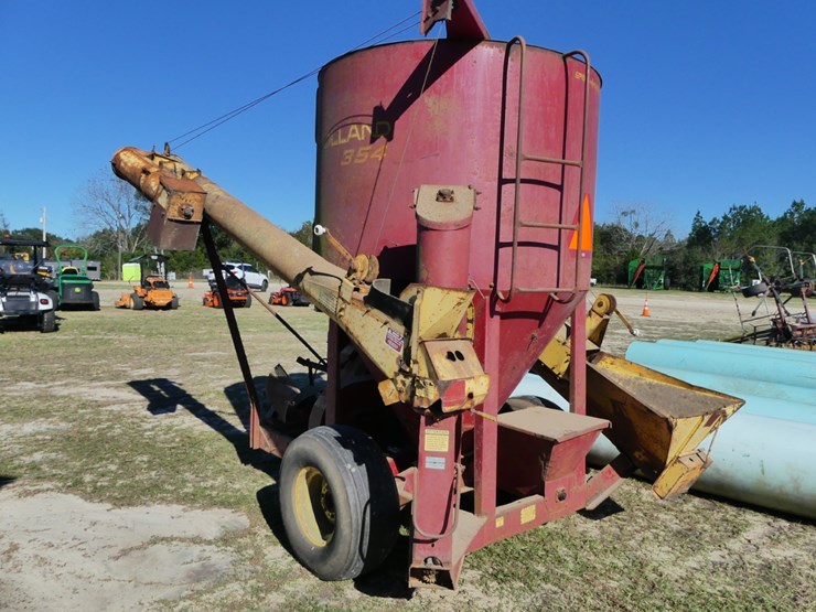 new-holland-354-image-4