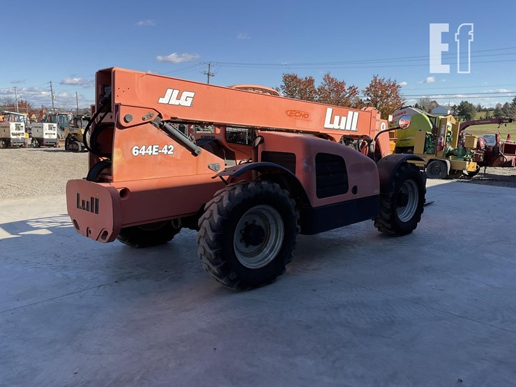 2006-lull-644e-42-image-4