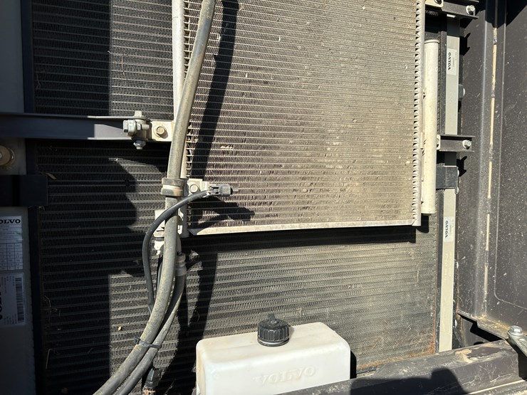 #32825-•-volvo-ec200e-crawler-excavator-image-67