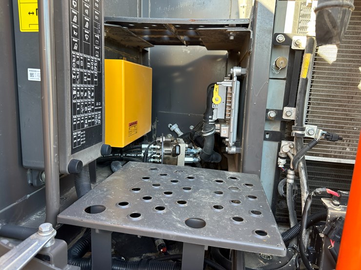 #32824-•-volvo-ec160e-crawler-excavator-w/hydraulic-thumb-image-58