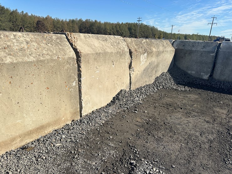 #32726-•-lot-of-(13)-~57"x80"-concrete-culvert-sections-image-21