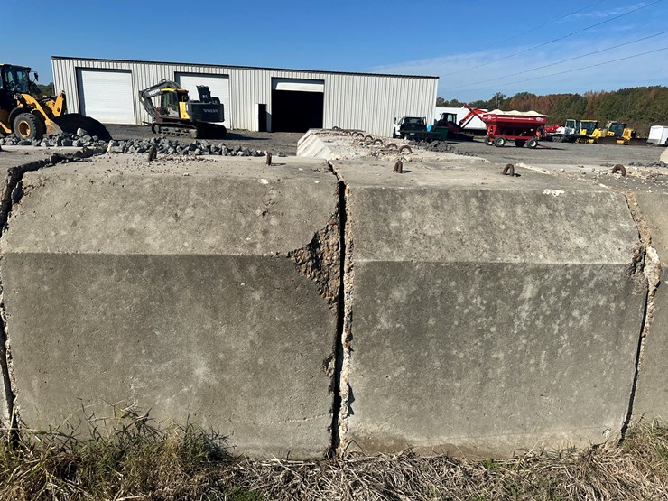 #32727-•-lot-of-(13)-~57"x80"-concrete-culvert-sectionss-image-19