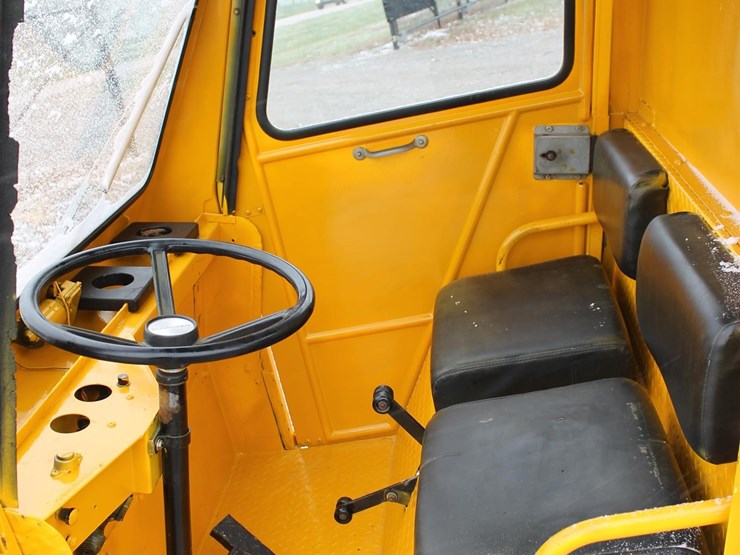 cushman-mini-truck-image-8