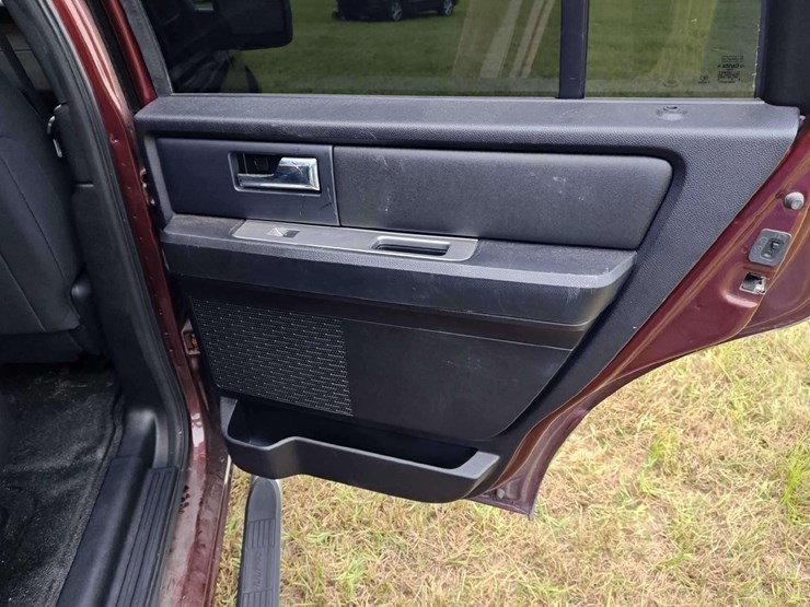 2016-ford-expedition-image-34