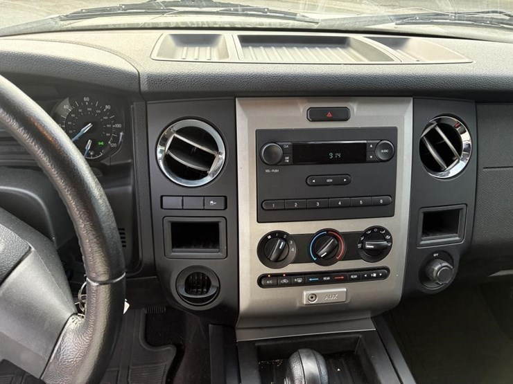 2015-ford-expedition-image-13