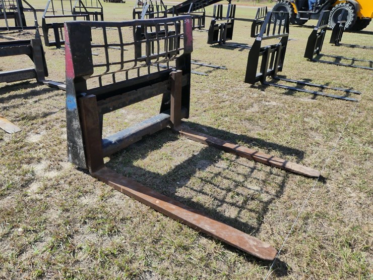 caterpillar-quick-attach-forks-image-1