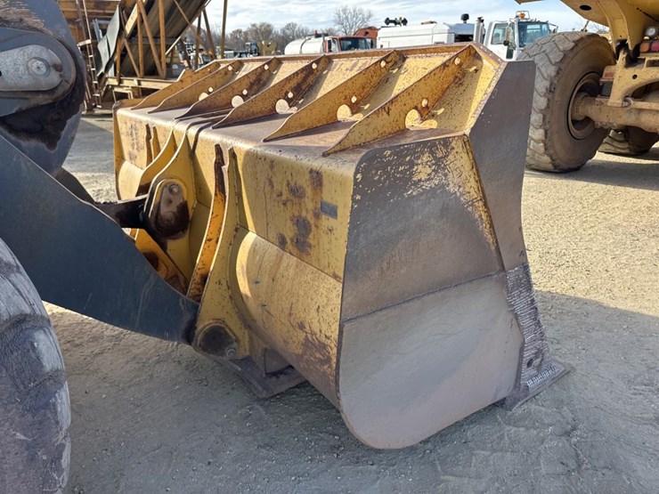 2006-deere-744j-image-13