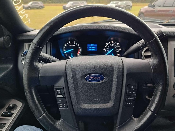 2016-ford-expedition-image-21