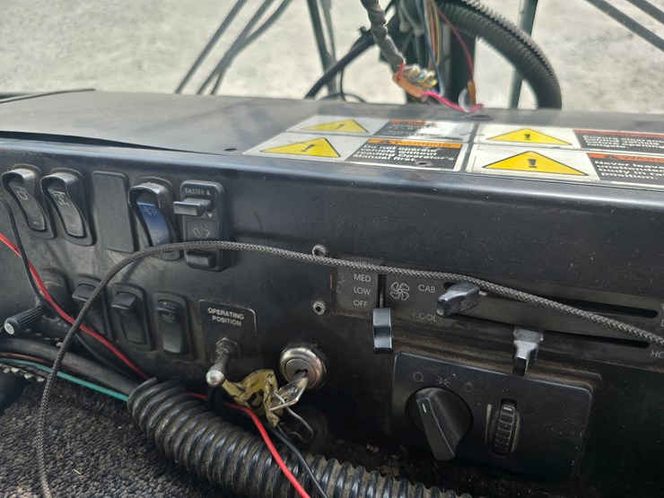 2008-mack-leu613-image-50