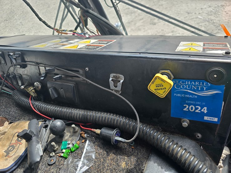 2008-mack-leu613-image-49