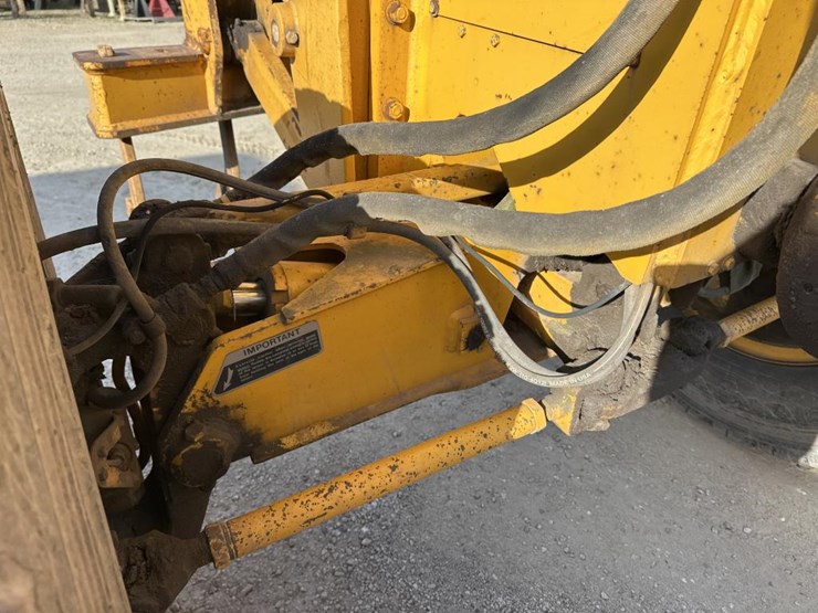 1989-john-deere-6-image-12