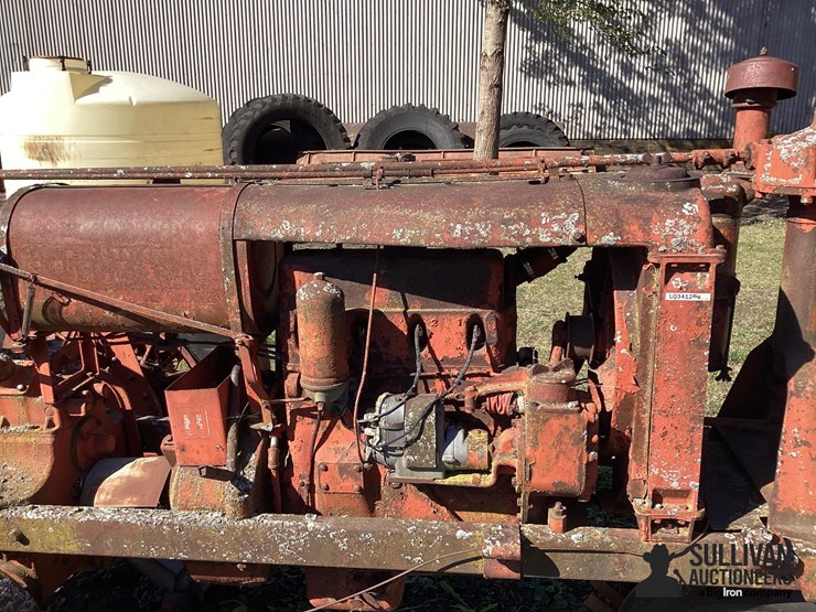 farmall-2wd-tractor-image-11