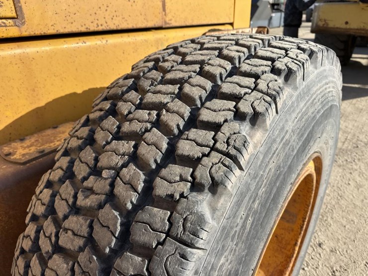 1989-john-deere-6-image-52