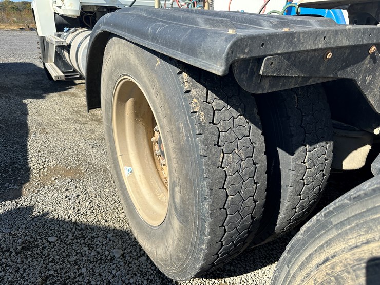 #32746-•-2014-mack-chu-t/a-daycab-truck-tractor-vin:-1m2an07y4em016702-image-9